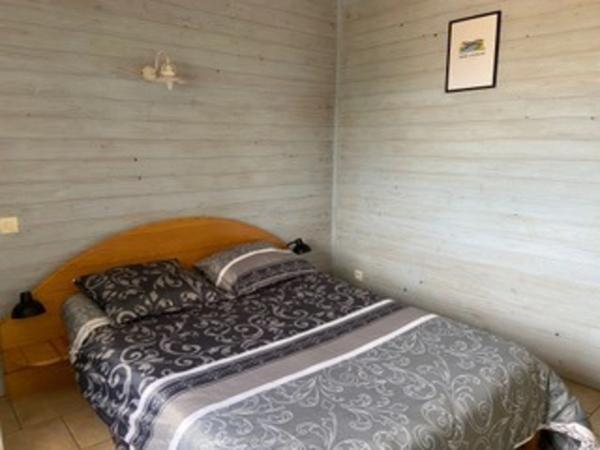 LE CHATEAU D'OLERON (17), À Vendre ensemble immobilier de rapport de 188m² 3 meublés de tourisme T3, 9 pièces