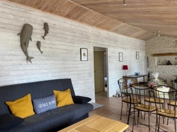 LE CHATEAU D'OLERON (17), À Vendre ensemble immobilier de rapport de 188m² 3 meublés de tourisme T3, 9 pièces