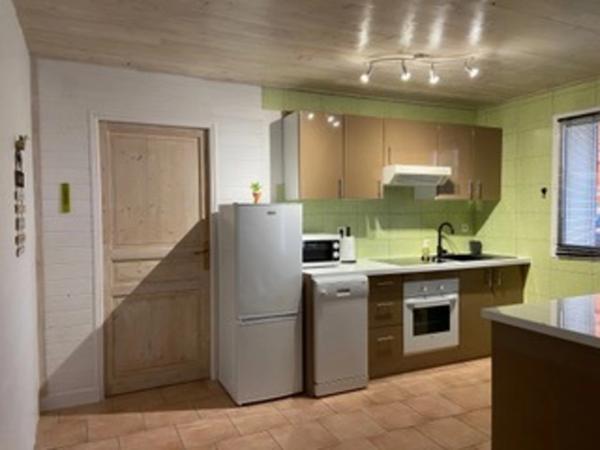 LE CHATEAU D'OLERON (17), À Vendre ensemble immobilier de rapport de 188m² 3 meublés de tourisme T3, 9 pièces