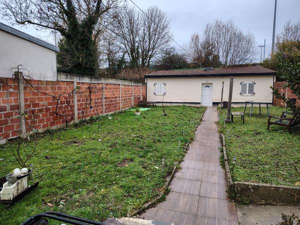 Appartement T2 refait a neuf, avec jardin