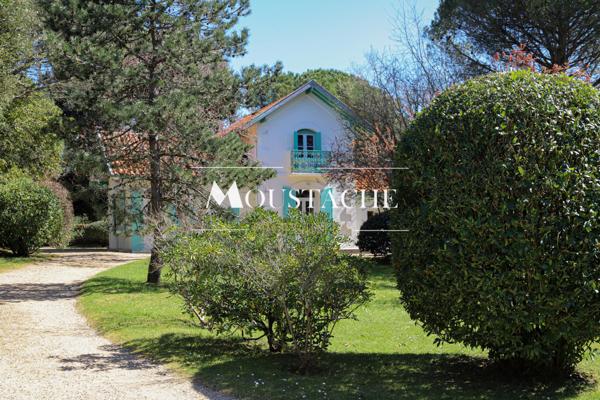 MAISON / VILLA DE CHARME - PROXIMITÉ IMMÉDIATE DE LA PLAGE-