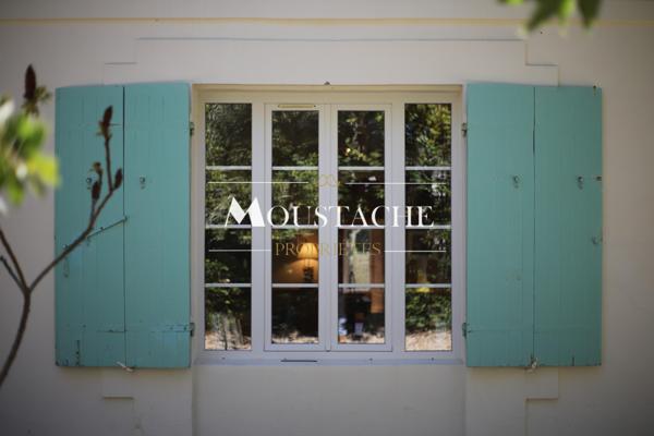 MAISON / VILLA DE CHARME - PROXIMITÉ IMMÉDIATE DE LA PLAGE-