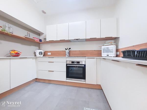 SAINT-SYMPHORIEN-D’OZON – MAISON ATYPIQUE DE 100 M² – 3 CHAMBRES + BUREAU