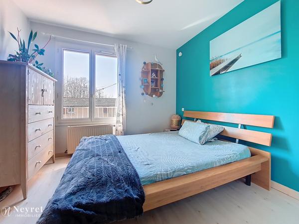 SAINT-SYMPHORIEN-D’OZON – MAISON ATYPIQUE DE 100 M² – 3 CHAMBRES + BUREAU