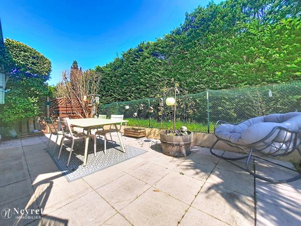 SAINT-SYMPHORIEN-D’OZON – MAISON ATYPIQUE DE 100 M² – 3 CHAMBRES + BUREAU