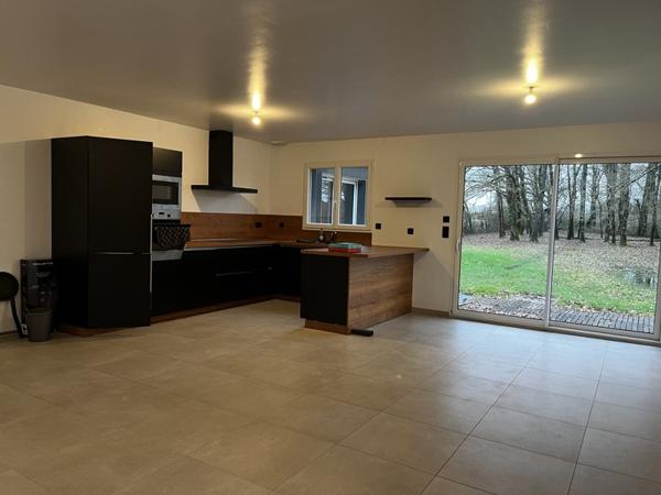 Maison à louer |  Foëcy |  4 pièces | 107 m²