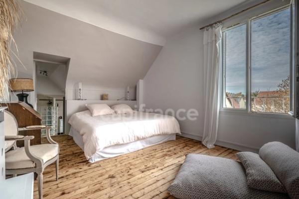 Maison à vendre 6 pièces LES CLAYES SOUS BOIS (78)
