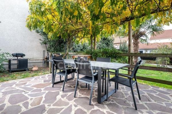 Maison à vendre 6 pièces LES CLAYES SOUS BOIS (78)