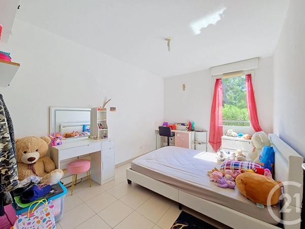 Appartement T3 à vendre  3 pièces - 60,05 m 2   MARSEILLE  - 13009