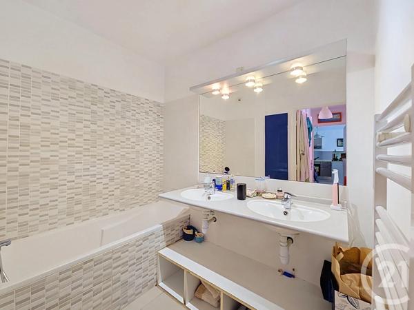 Appartement T3 à vendre  3 pièces - 60,05 m 2   MARSEILLE  - 13009