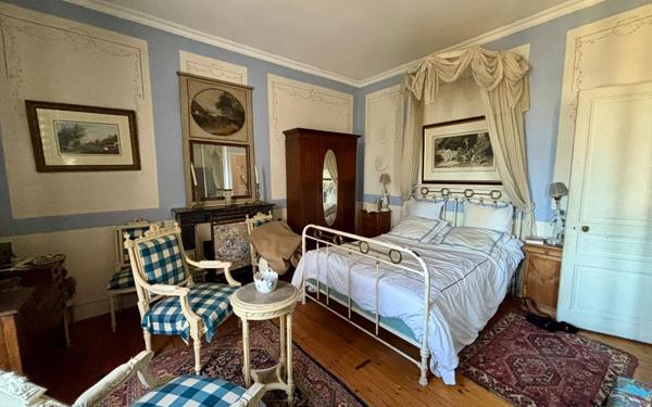 Maison à vendre    7 pièces • 191,24 m2 Poitiers