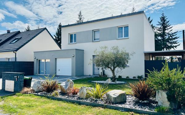 Maison à vendre    5 pièces •  Guécélard