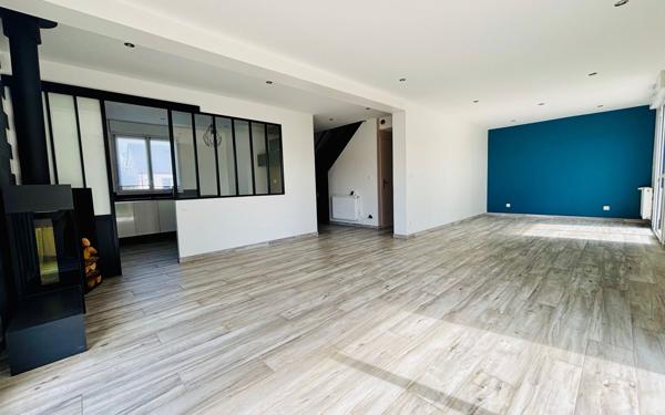 Maison à vendre    5 pièces •  Guécélard