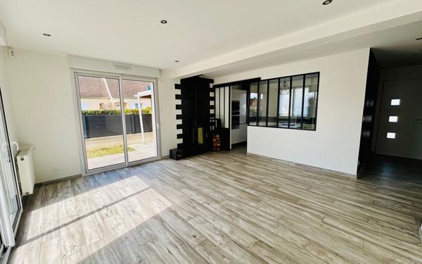 Maison à vendre    5 pièces •  Guécélard