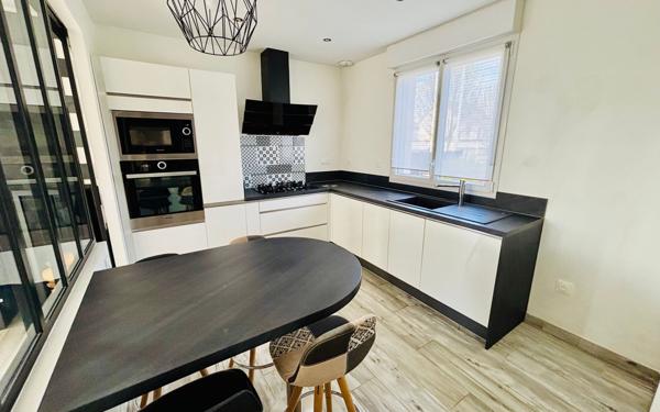 Maison à vendre    5 pièces •  Guécélard