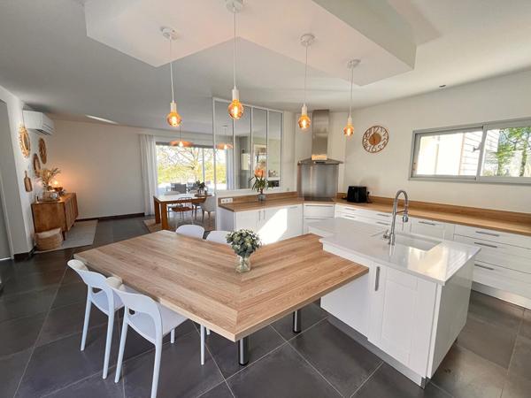 Maison d'exception avec vue et piscine , Villeneuve sur lot