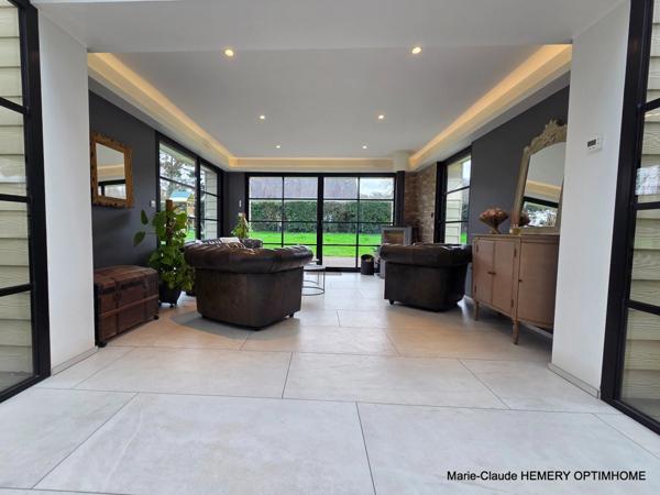 Dinard, Propriété rénovée de 252m² avec maison d'amis et deux garages sur jardin clos de 1700m² à l'abri des regards