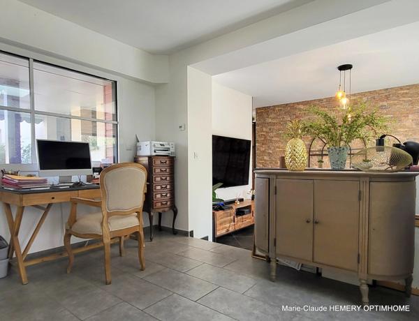 Dinard, Propriété rénovée de 252m² avec maison d'amis et deux garages sur jardin clos de 1700m² à l'abri des regards