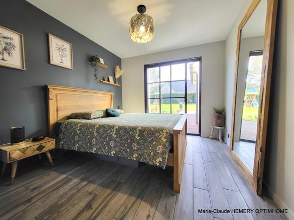 Dinard, Propriété rénovée de 252m² avec maison d'amis et deux garages sur jardin clos de 1700m² à l'abri des regards