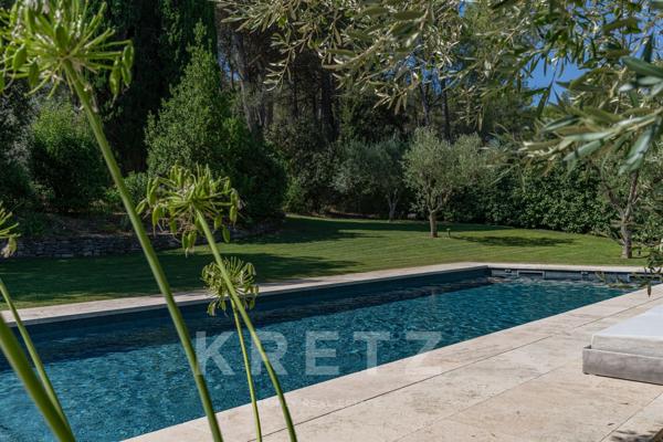 Authentique mas en pierre, rénové avec savoir-faire, au pied des Alpilles