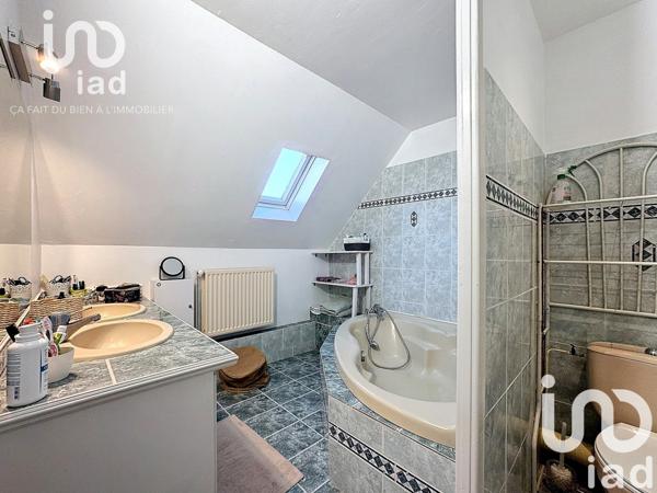 Maison traditionnelle 7 pièces de 124 m² à Amilly (45200)