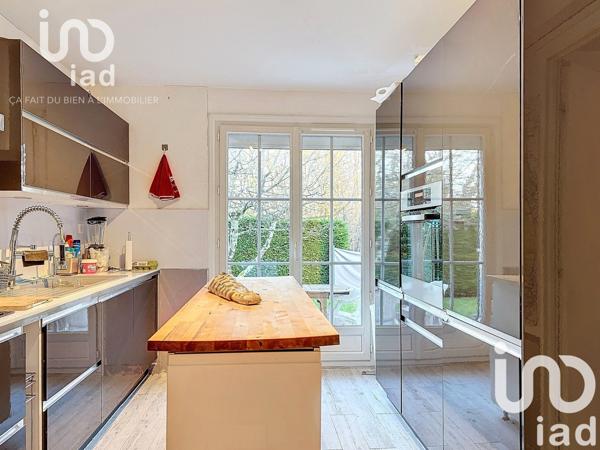 Maison traditionnelle 7 pièces de 124 m² à Amilly (45200)