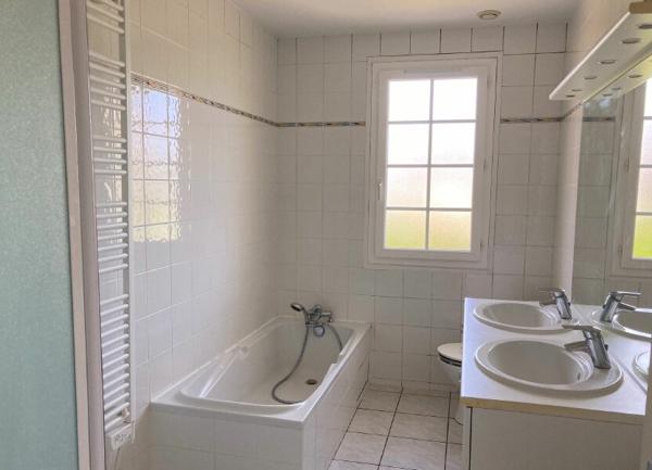 Maison à louer    5 pièces •  Trélissac