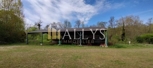 Ensemble de 2 hangars 648m² et 312m²