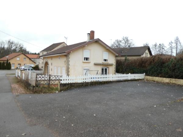 DEYVILLERS (88) à vendre charmante fermette T5 de 114m²  louée avec 150m² de  terrain - idéal investisseur.