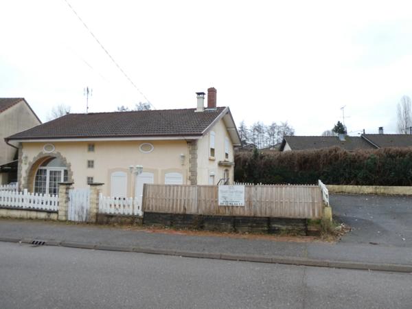 DEYVILLERS (88) à vendre charmante fermette T5 de 114m²  louée avec 150m² de  terrain - idéal investisseur.