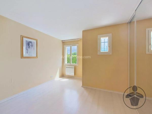 Location                                                      Maison
                        
                     4 pièces                      150 m2                     à Les Peintures