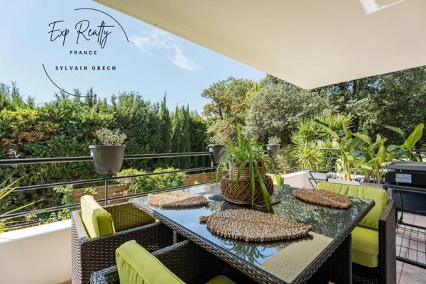 Appartement T4 situé 1er étage avec box simple et garage simple