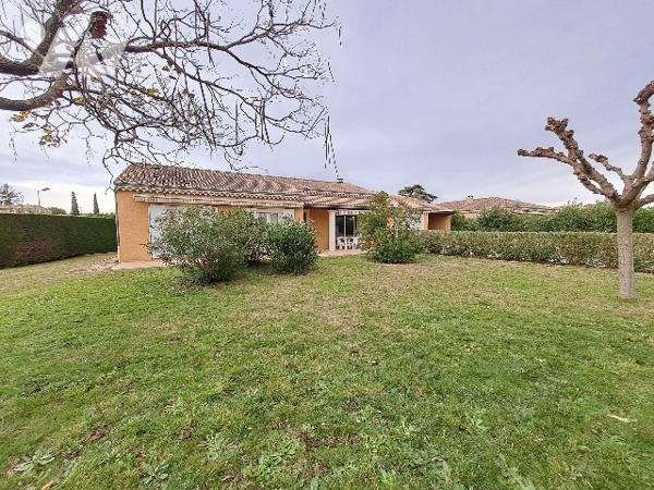 Montélimar, maison de plain pied de 116m² avec 4 chambres et garage sur parcelle de 1019m².