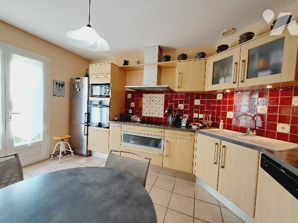 Montélimar, maison de plain pied de 116m² avec 4 chambres et garage sur parcelle de 1019m².