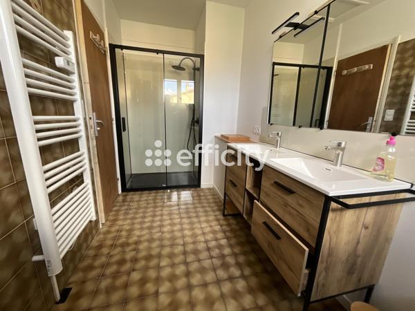 Maison
         12 pièces
        - 232 m² 450 000 € *
