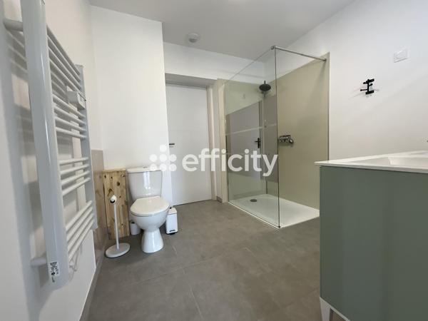 Maison
         12 pièces
        - 232 m² 450 000 € *
