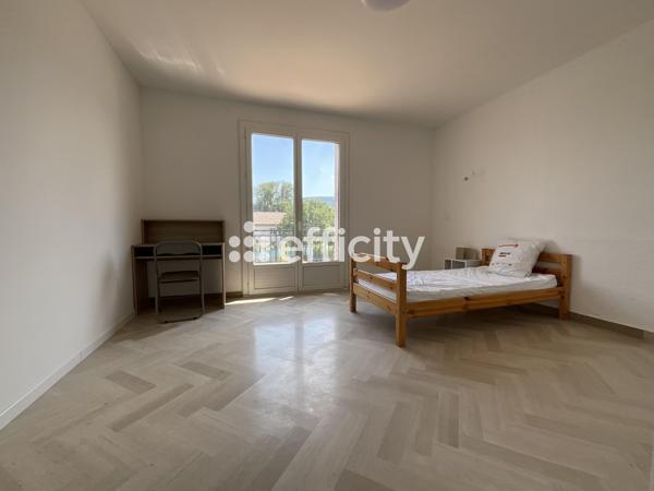 Maison
         12 pièces
        - 232 m² 450 000 € *