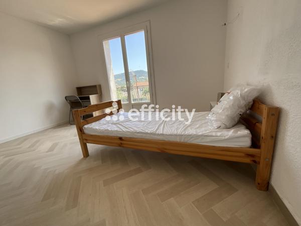 Maison
         12 pièces
        - 232 m² 450 000 € *