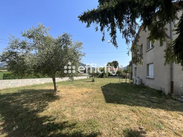 Maison
         12 pièces
        - 232 m² 450 000 € *