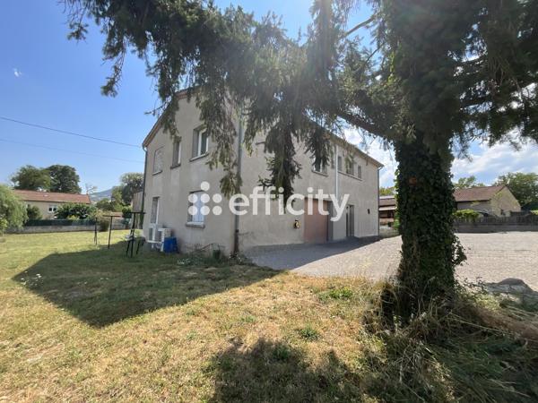 Maison
         12 pièces
        - 232 m² 450 000 € *