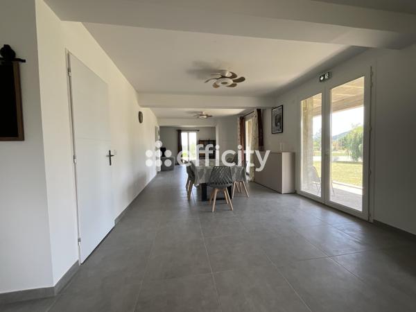 Maison
         12 pièces
        - 232 m² 450 000 € *
