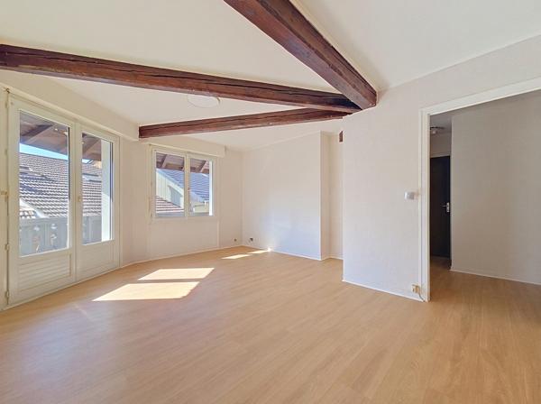 Appartement
         3 pièces
        - 55 m² 195 000 € *