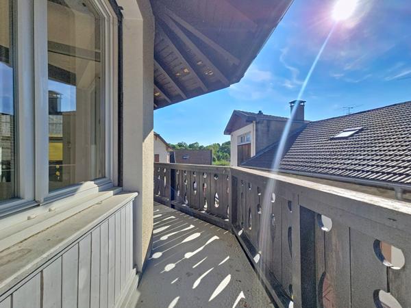 Appartement
         3 pièces
        - 55 m² 195 000 € *