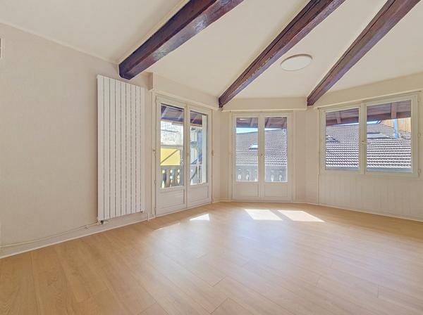 Appartement
         3 pièces
        - 55 m² 195 000 € *