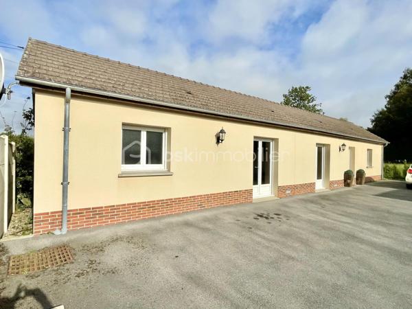 A environ 15 min de Gisors , Découvrez cette maison de plein pied avec tous commerces a 5 min .Actuellement exploité en gîte location meublée de courte durée, aménagé en « Love Room », offrant une atmosphère chaleureuse et intimiste dans un cadre privilégié en bordure de la voie verte.

Le bien se compose :

    d’une entrée de 3,5 m²,

    d’une agréable cuisine équipée de 6 m²,

    d’un vaste salon / salle à manger de 34 m²,

    d’une chambre confortable de 13 m²,

    ainsi que d’une spacieuse salle d’eau de 9 m².

Édifié sur un terrain de 351 m², ce bien bénéficie d’un accès direct à la voie verte, idéal pour une clientèle en quête de calme et d’évasion.

Un garage de 30 m² avec porte automatique complète l’ensemble et offre un beau potentiel d’aménagement en dépendance ou espace bien-être supplémentaire.

💰 Revenu locatif actuel : 17 000 € / an

Possibilité de reprise immédiate de l’activité avec l’ensemble du mobilier, linge de maison et équipements inclus : une opportunité idéale pour un investissement locatif prêt à exploiter.

Un bien rare alliant charme, rentabilité et potentiel de développement.

📞 Pour plus d’informations ou organiser une visite, contactez-nous.