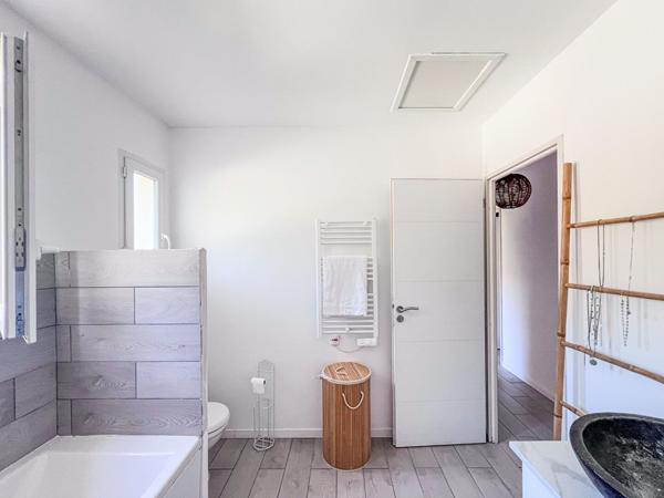 Très belle Villa Greasque 5 pièce(s) 140 m2 sur 817m² de terrain en lisière de foret