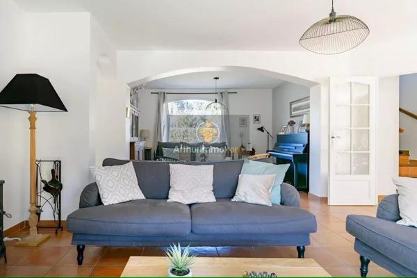 Vente Villa 8 pièces 214 m2 à Roussillon