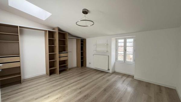 Maison de ville avec jardinet et garage