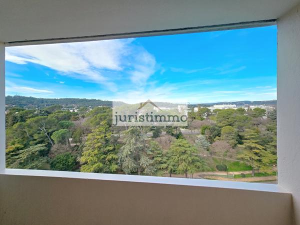 Bagnols-sur-Cèze (30200) À vendre : Appartement spacieux avec vue dégagée – Bagnols-sur-Cèze