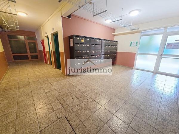 Bagnols-sur-Cèze (30200) À vendre : Appartement spacieux avec vue dégagée – Bagnols-sur-Cèze